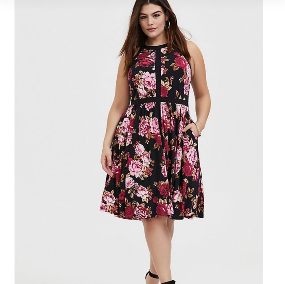 Torrid size 1 floral dress with pockets